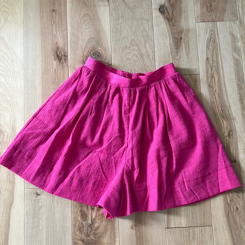 H & M pink shorts